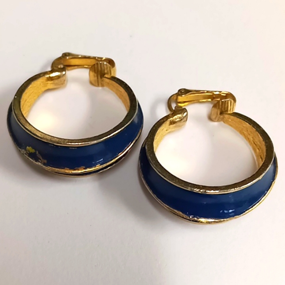 Vintage Goldtone & Enamel Clip-on Earrings